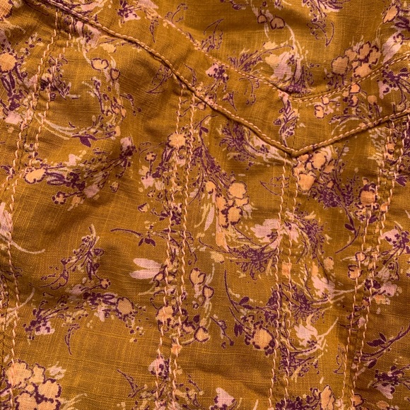 Free People corset style puff sleeve floral open back top. Size small - Picture 7 of 7